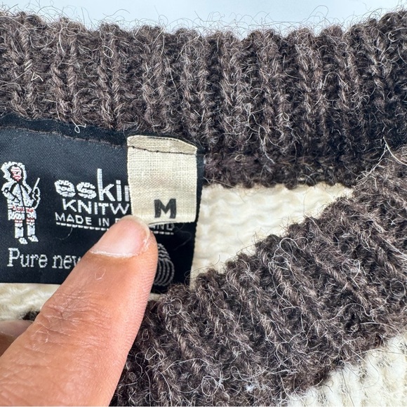 Eskimo knitwear Cream and Brown Patterned Sweater size M - Picture 3 of 7